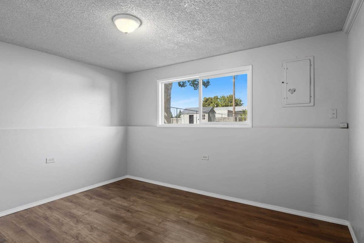 12505 E 31st Ave thumbnail 28