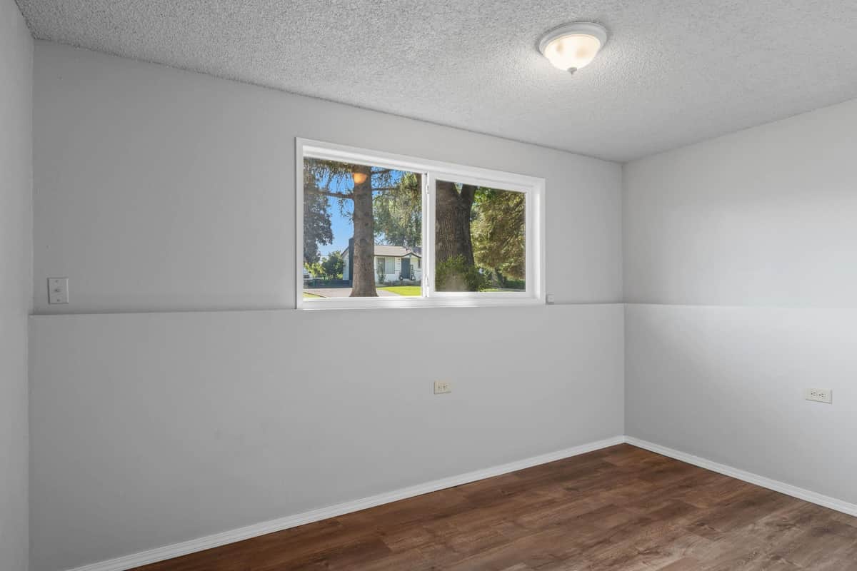 12505 E 31st Ave thumbnail 30