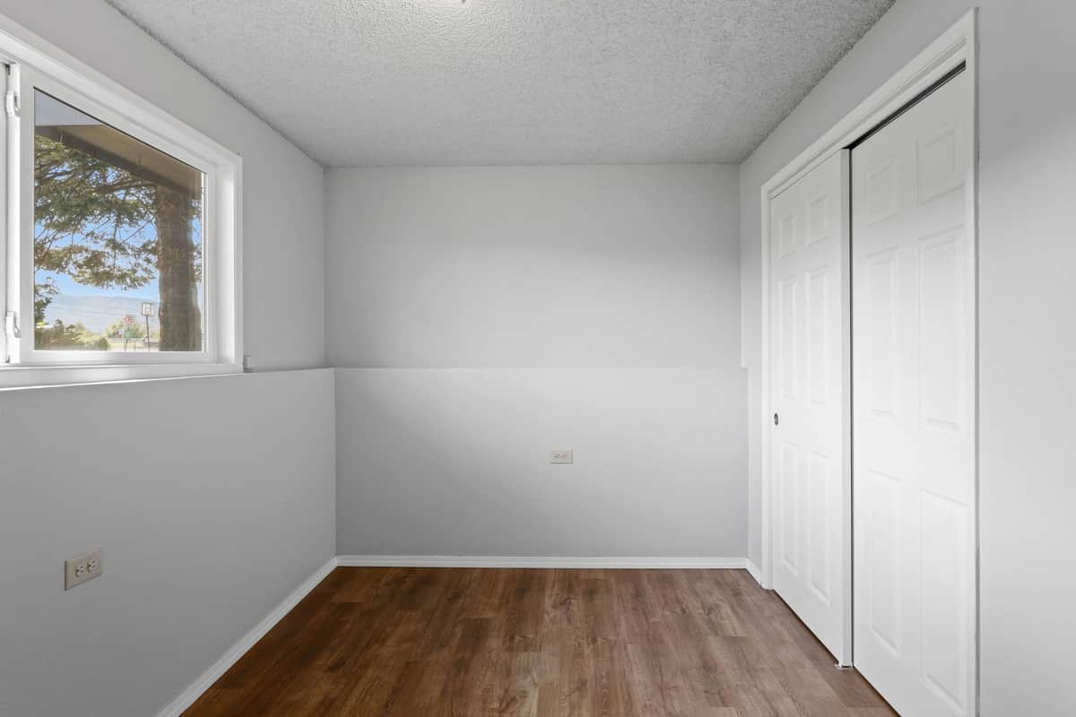 12505 E 31st Ave thumbnail 31