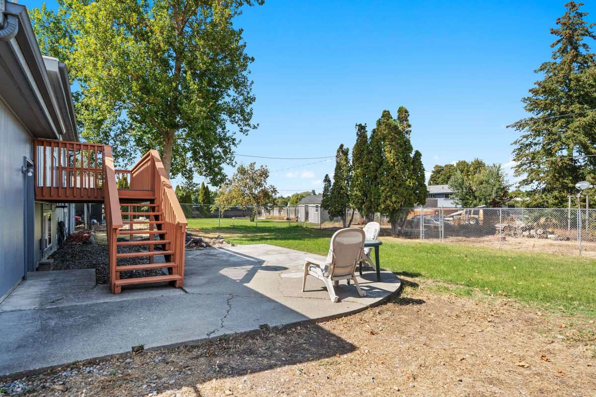 12505 E 31st Ave thumbnail 35