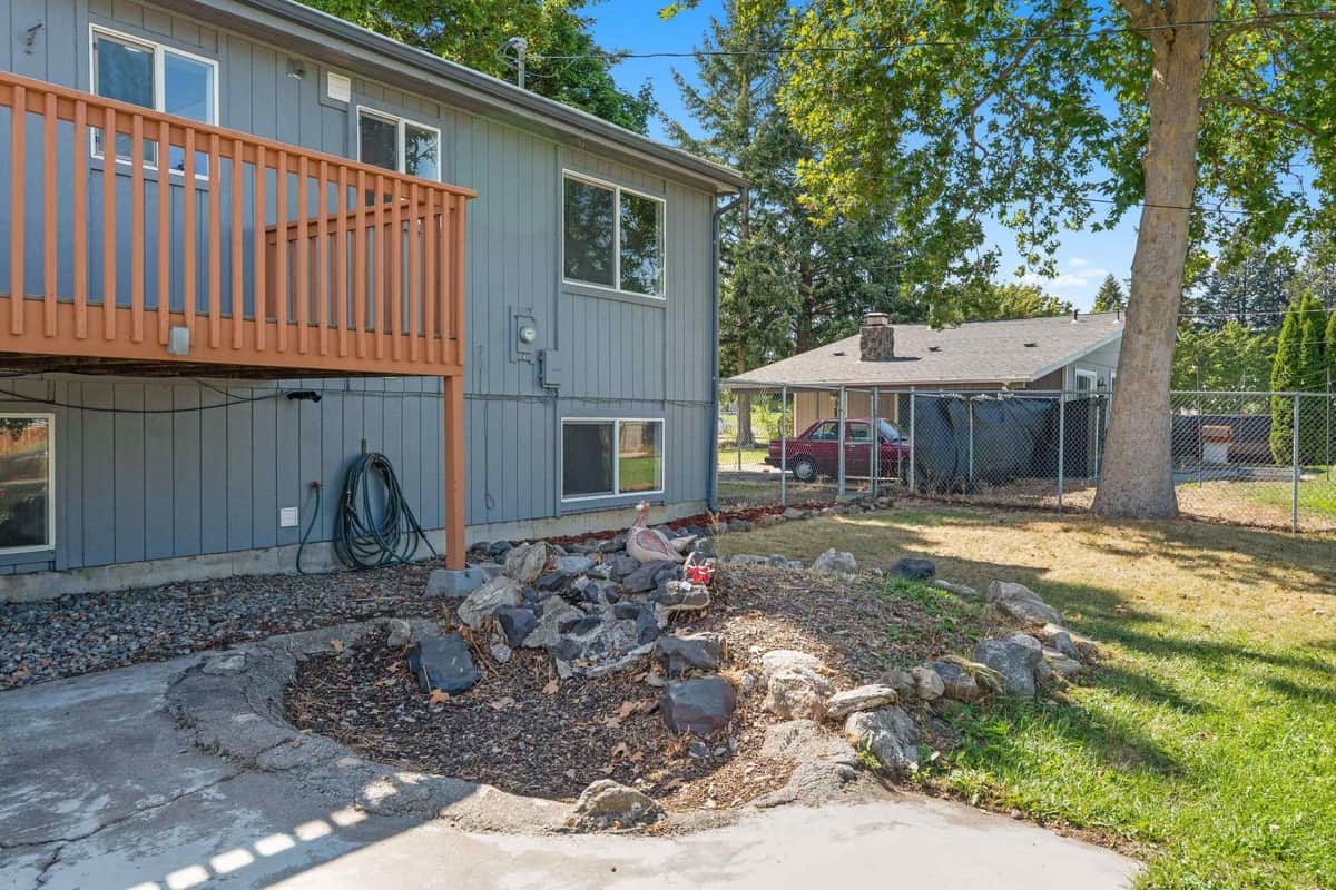 12505 E 31st Ave thumbnail 37