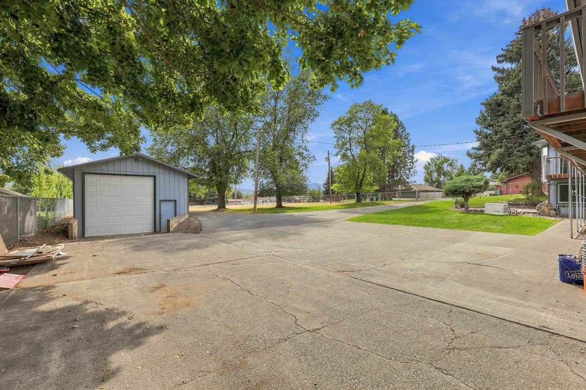 14706 E 24th Ave thumbnail 31
