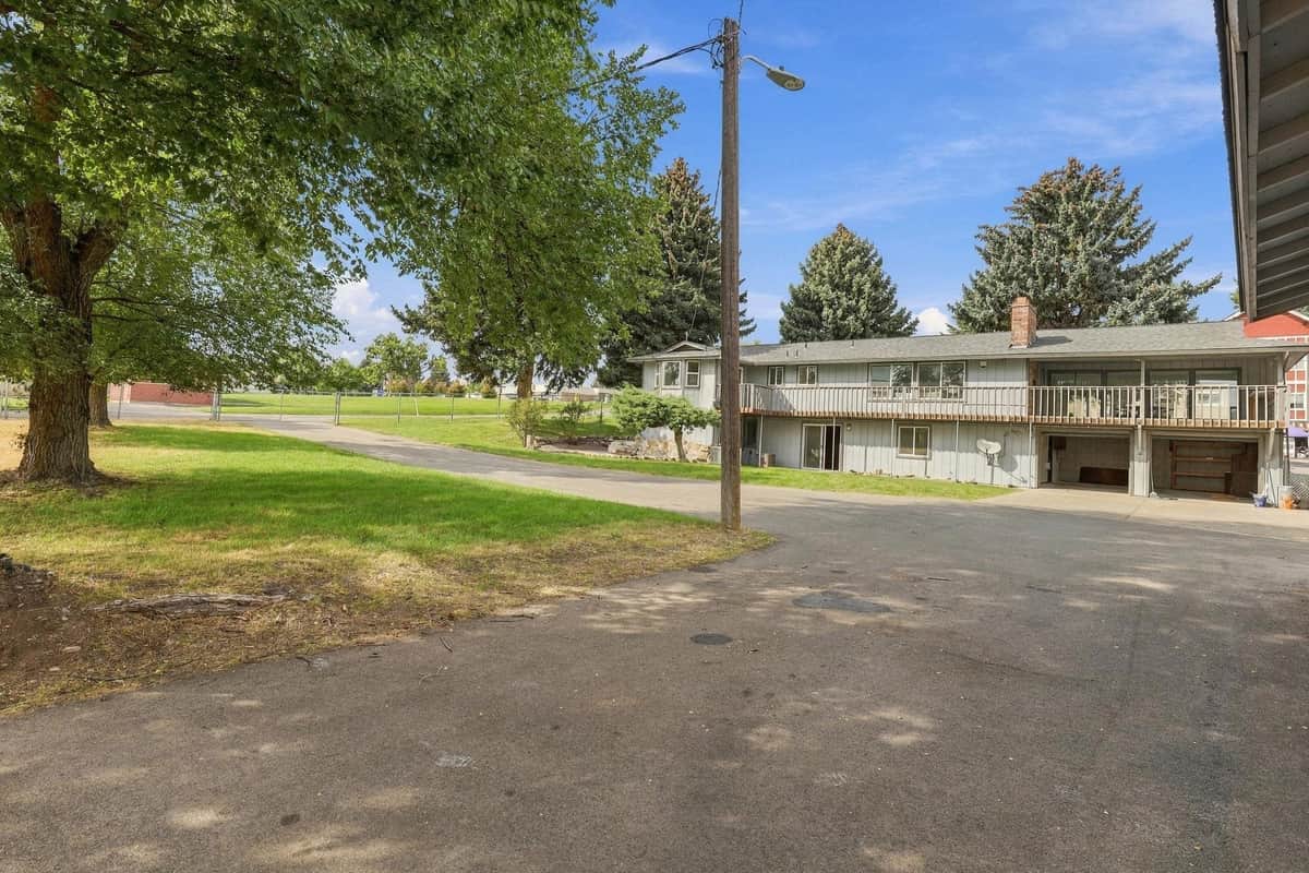 14706 E 24th Ave thumbnail 34