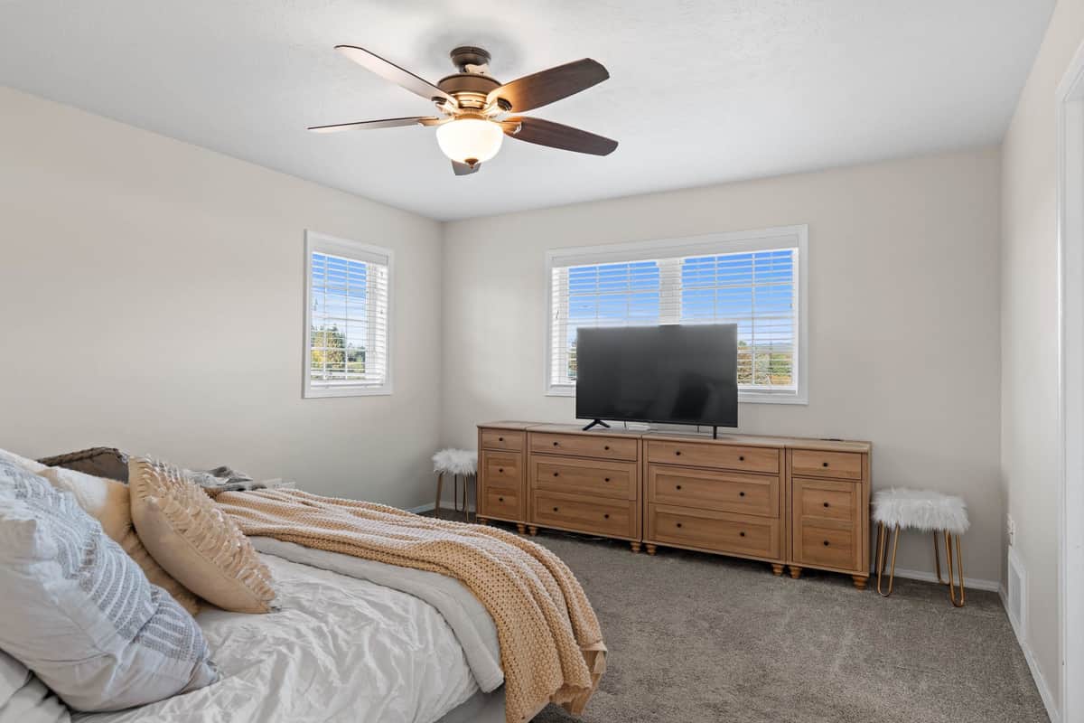 1029 W Crestview Rd thumbnail 19