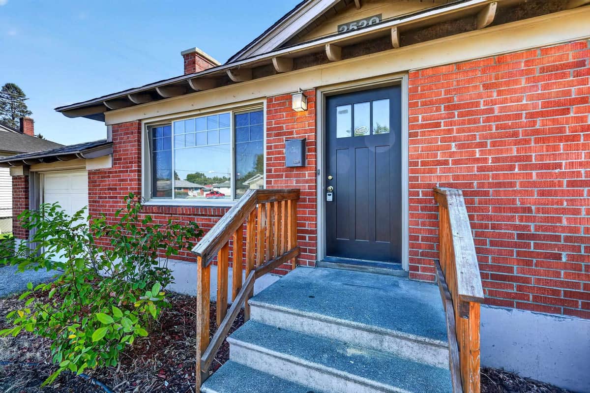 2520 N Rebecca St thumbnail 2