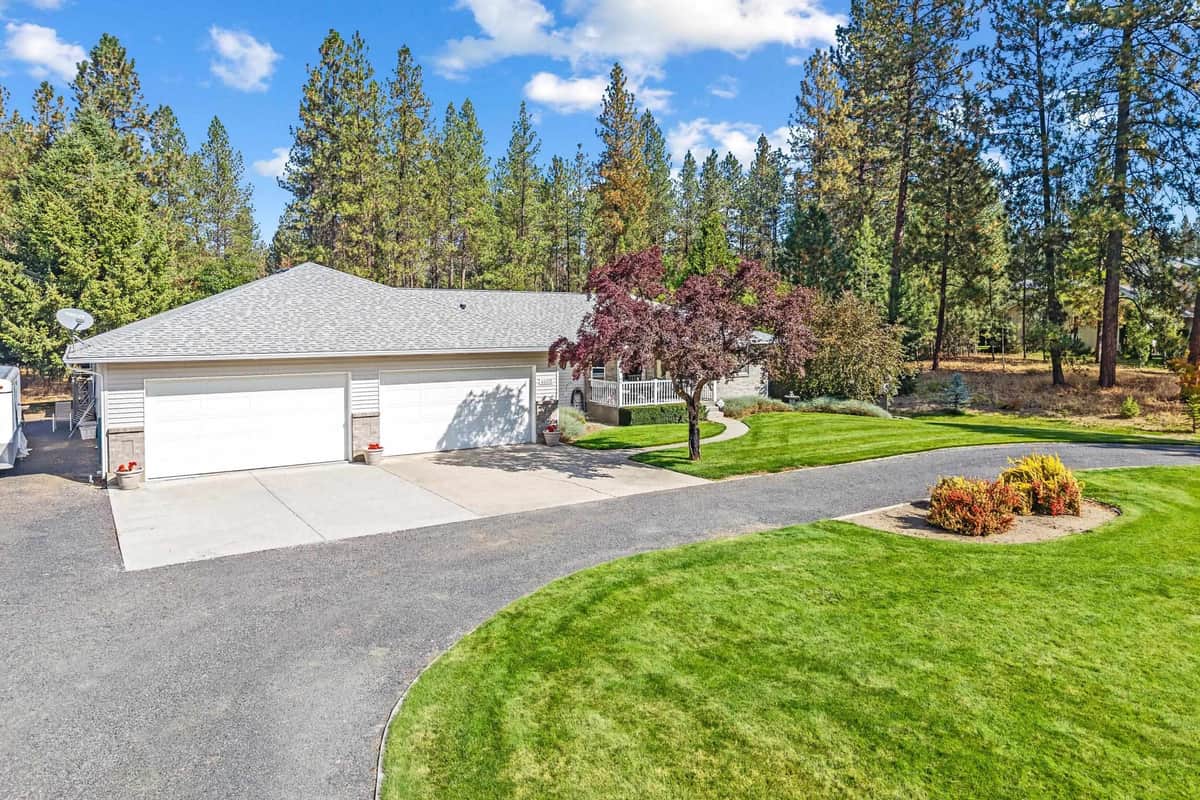 4605 E Greenbluff Rd thumbnail 2