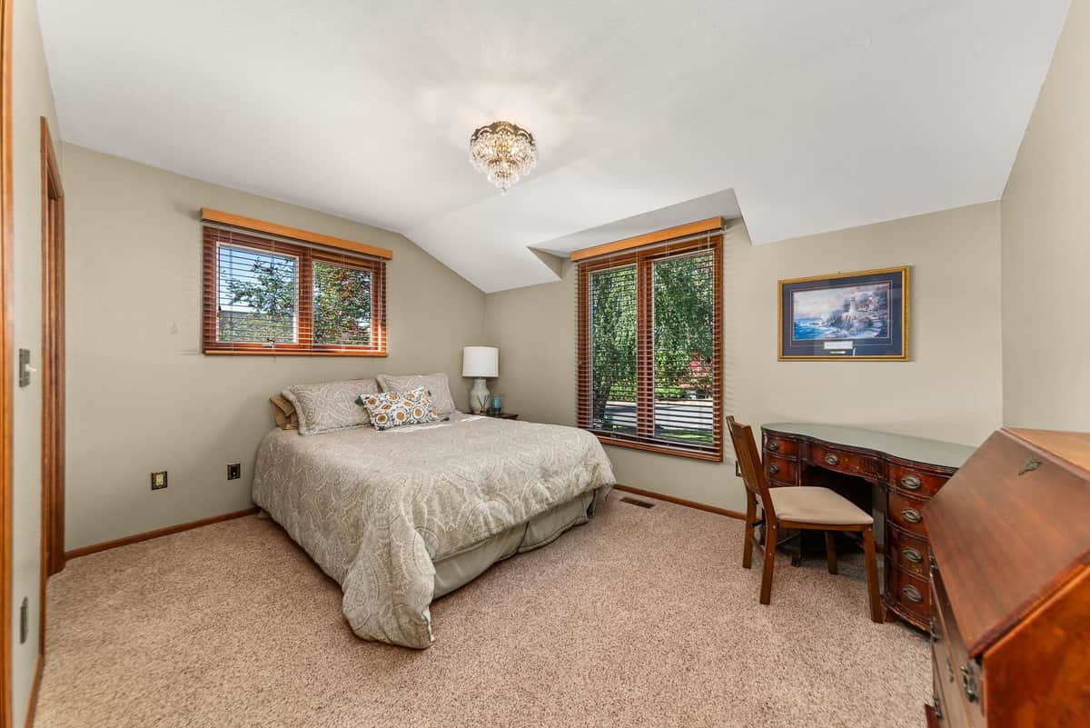 7518 N Panorama Dr thumbnail 30