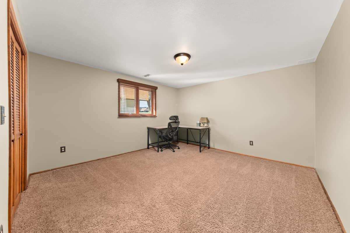 7518 N Panorama Dr thumbnail 38