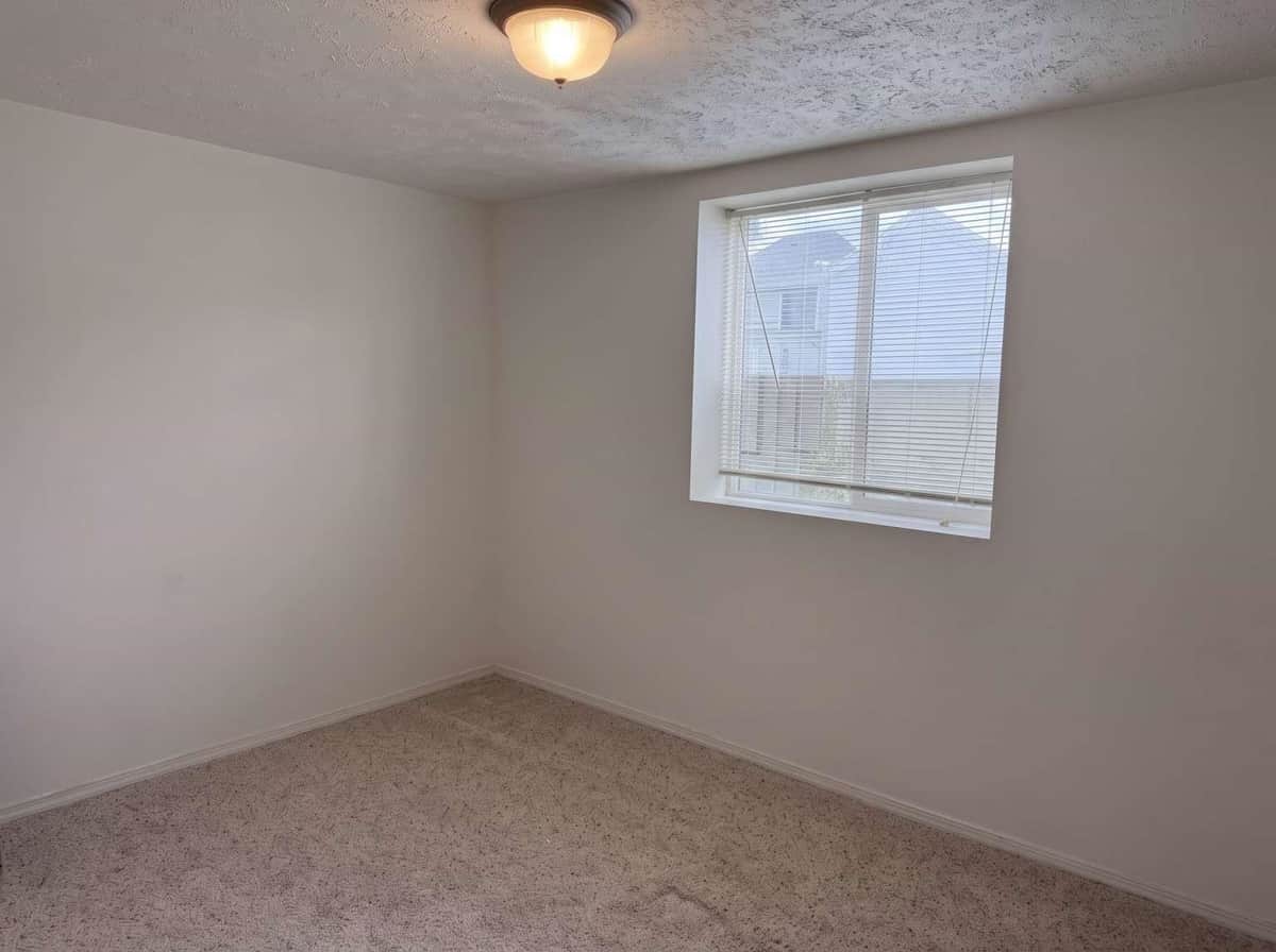 1112 Fox Ridge Rd thumbnail 10