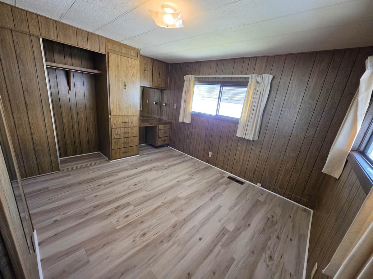 1205 E LYONS AVE Ave thumbnail 13
