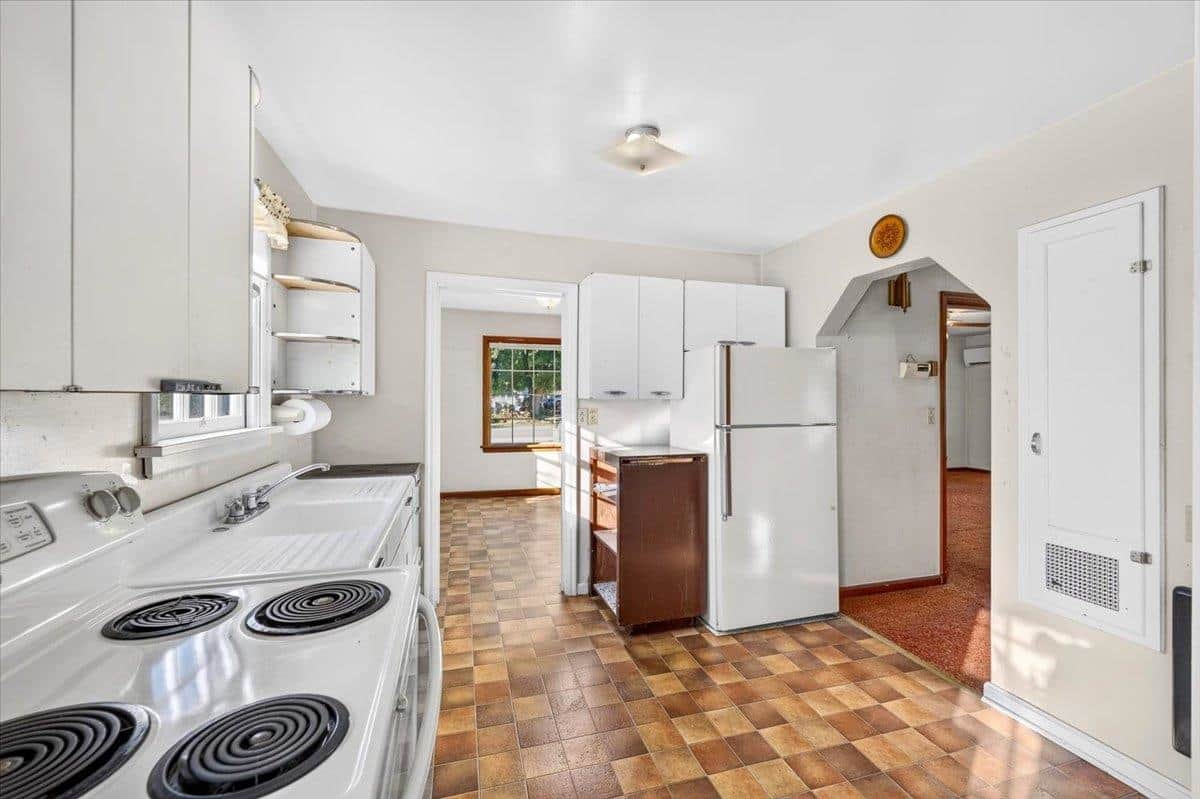 807 W Main Ave thumbnail 9