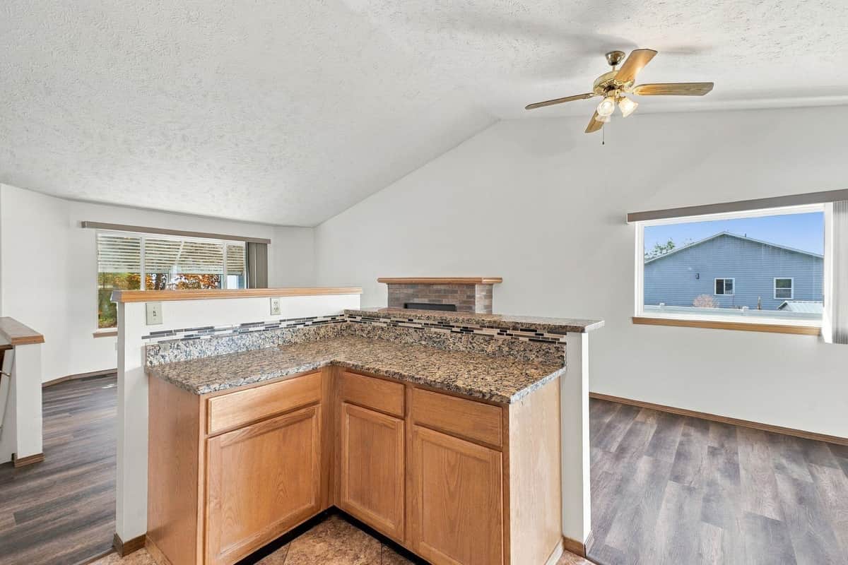 11119 E Empire Ave thumbnail 10