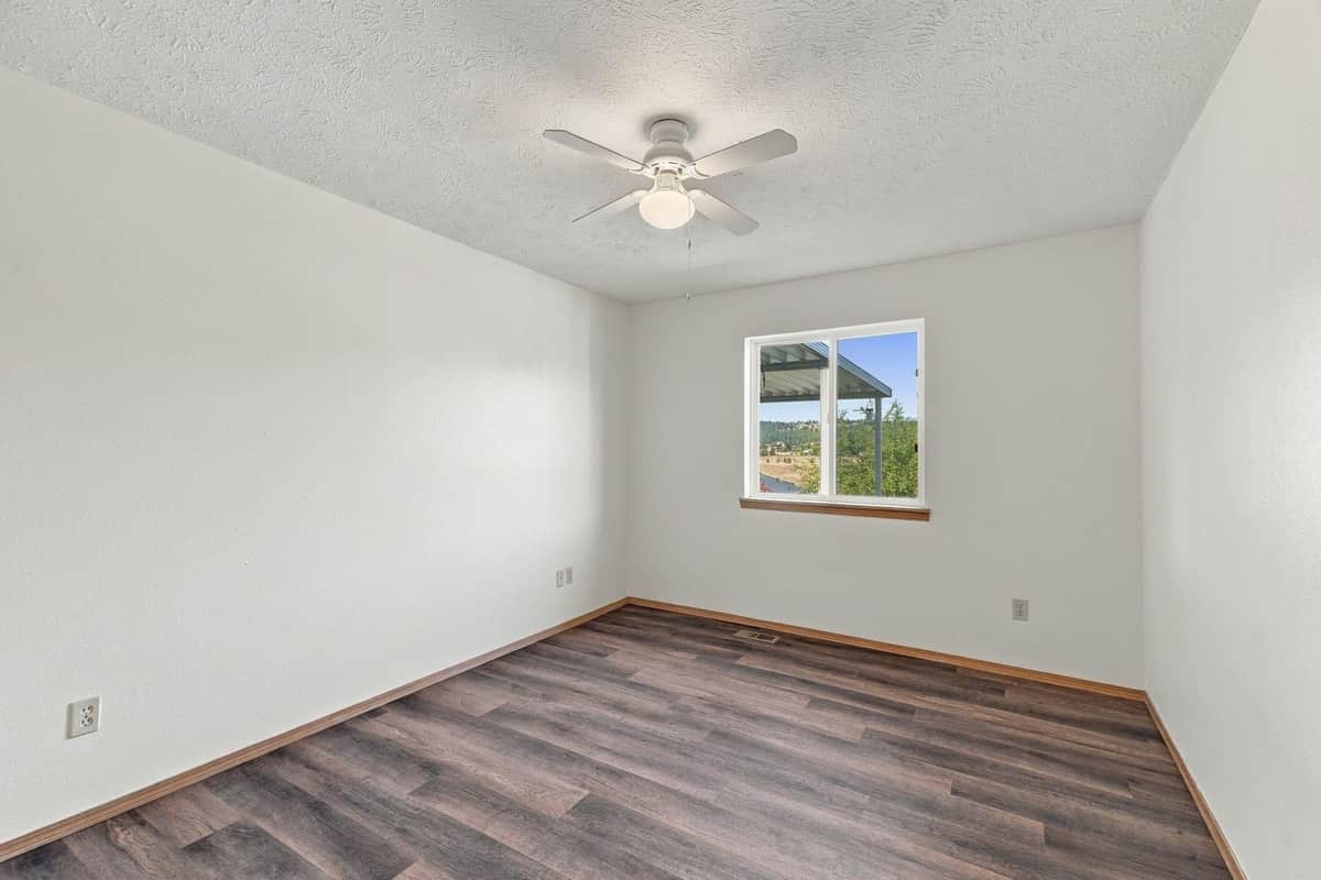 11119 E Empire Ave thumbnail 15