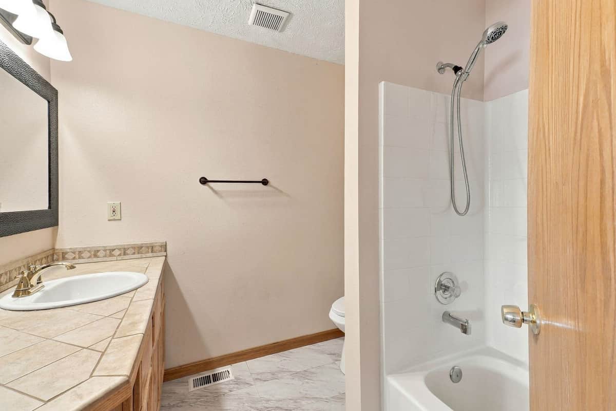 11119 E Empire Ave thumbnail 17