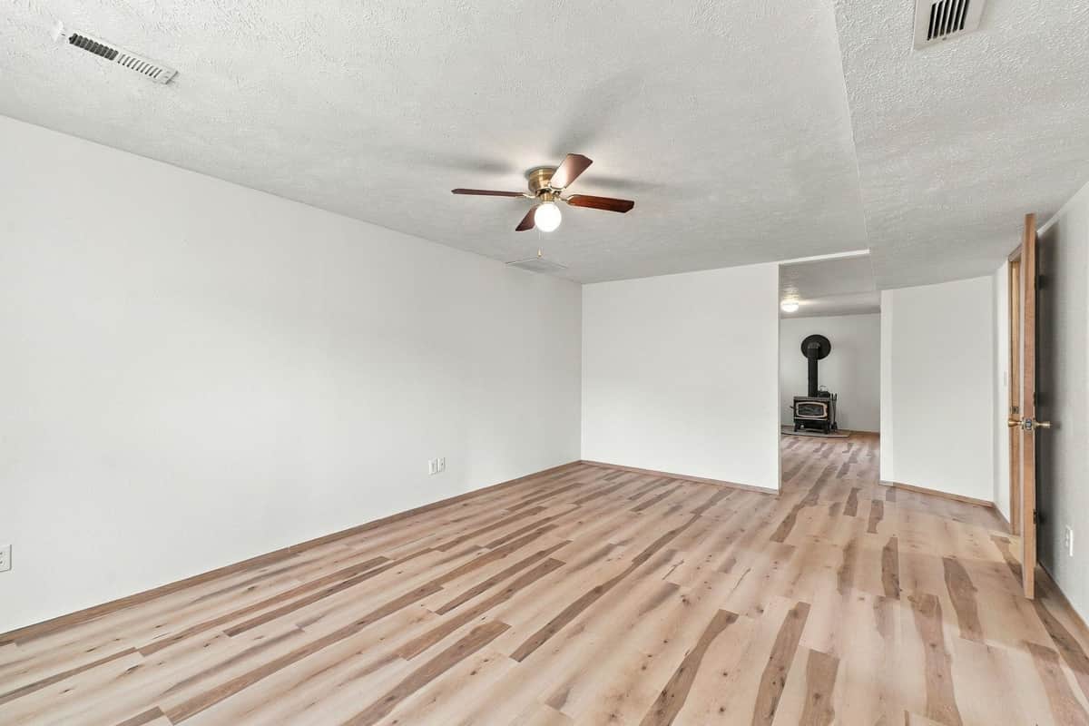 11119 E Empire Ave thumbnail 18