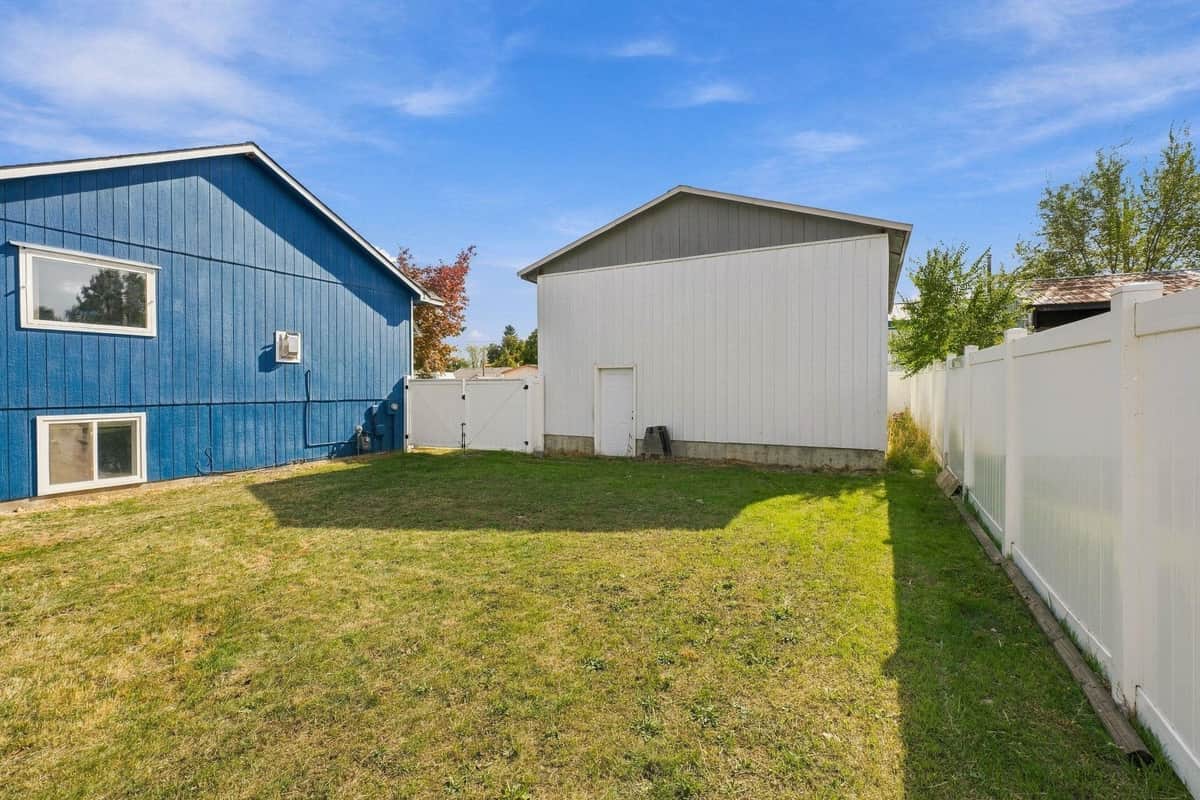 11119 E Empire Ave thumbnail 37