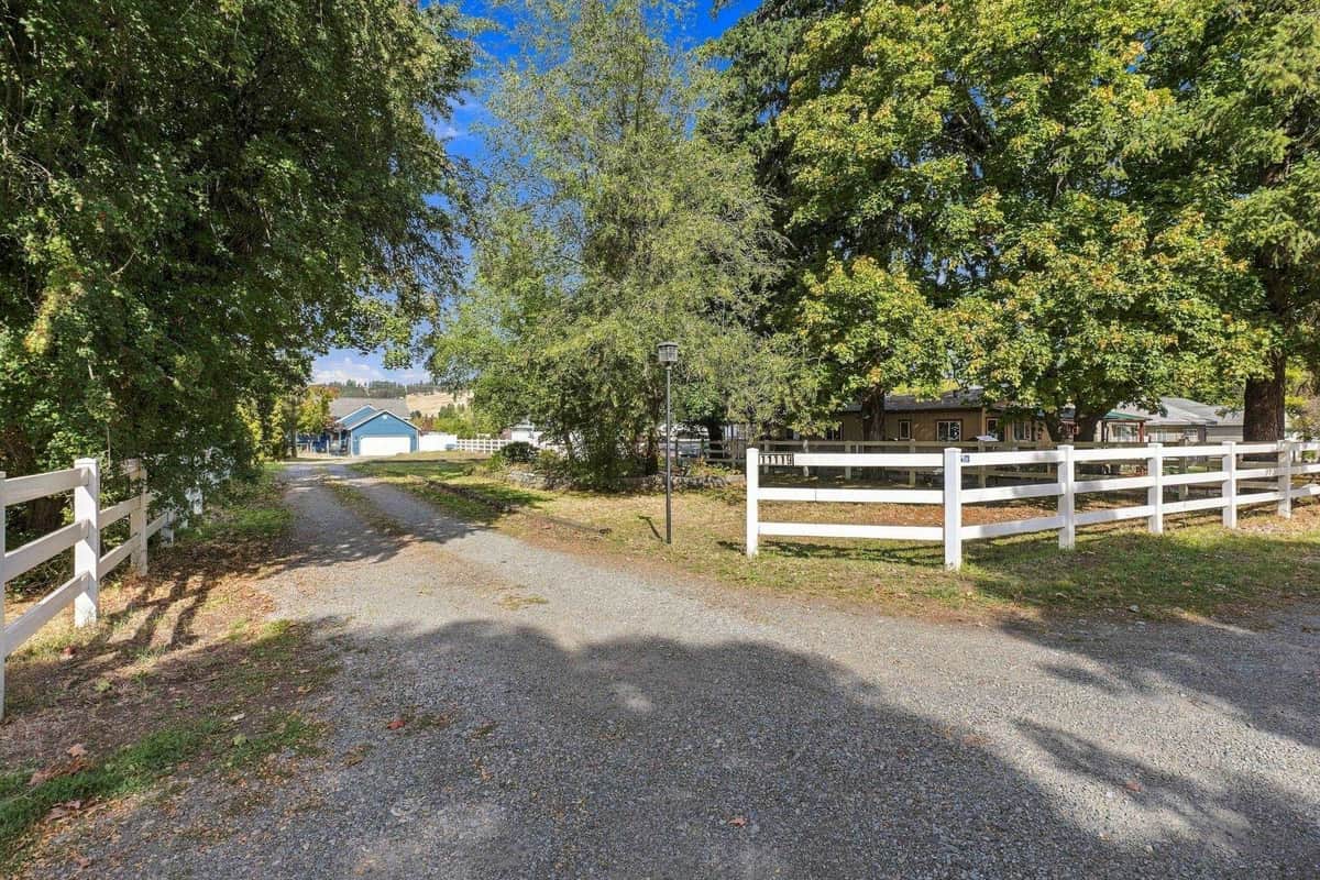 11119 E Empire Ave thumbnail 42