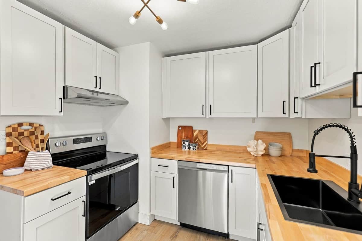 3825 N E St thumbnail 10