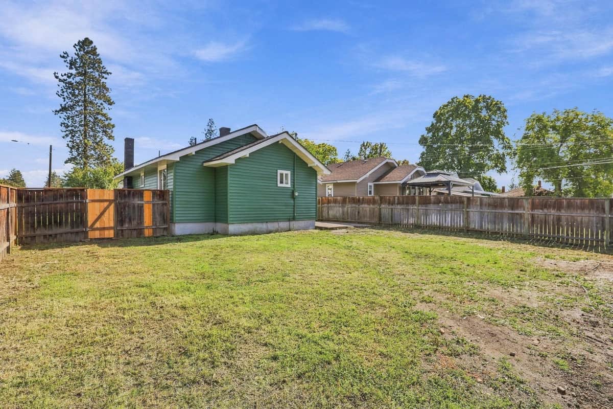 3825 N E St thumbnail 24