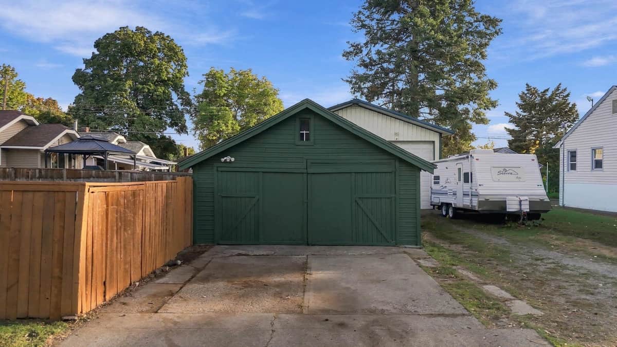 3825 N E St thumbnail 27