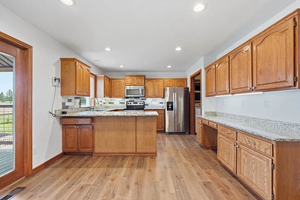 1427 E 6th St thumbnail 12
