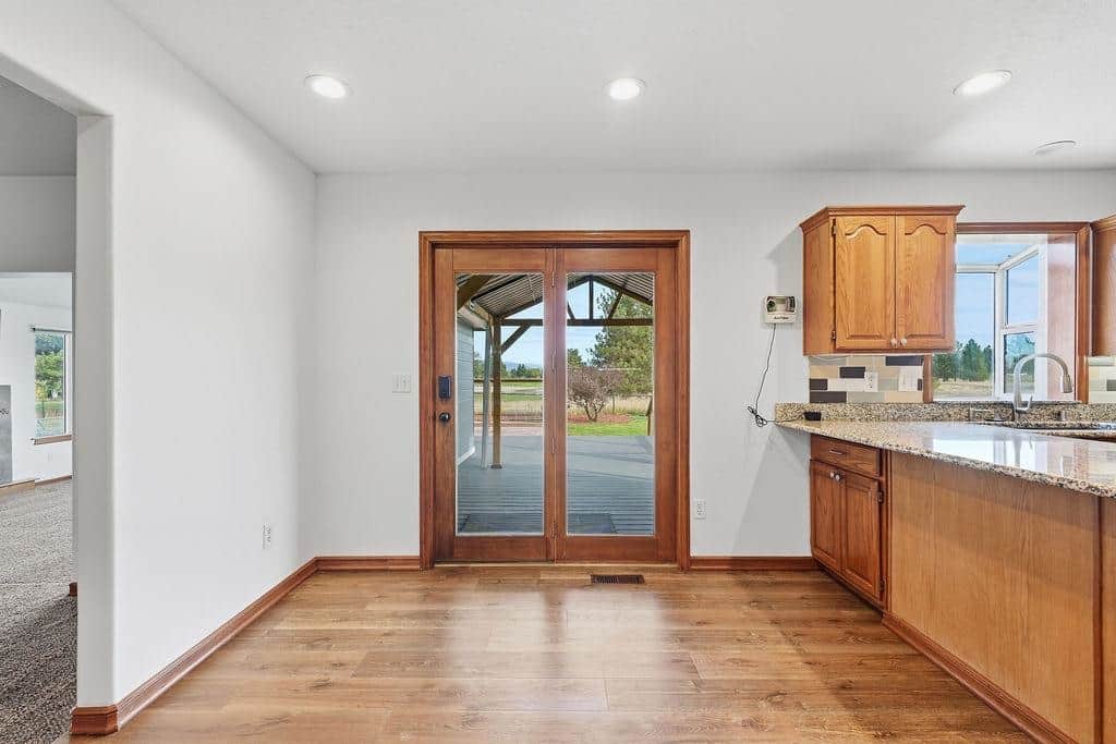 1427 E 6th St thumbnail 13