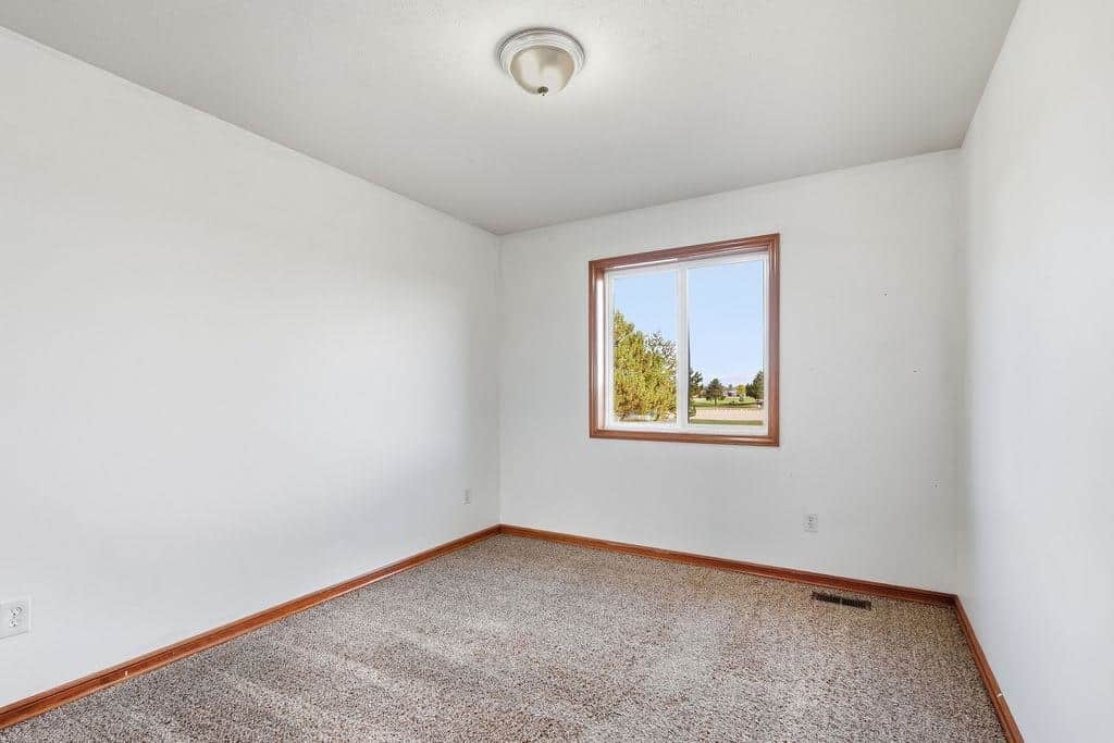 1427 E 6th St thumbnail 28