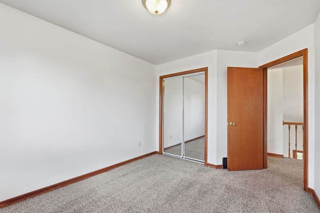 1427 E 6th St thumbnail 29