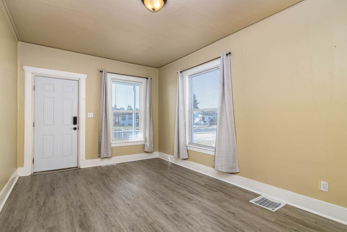 1111 E Longfellow Ave thumbnail 10