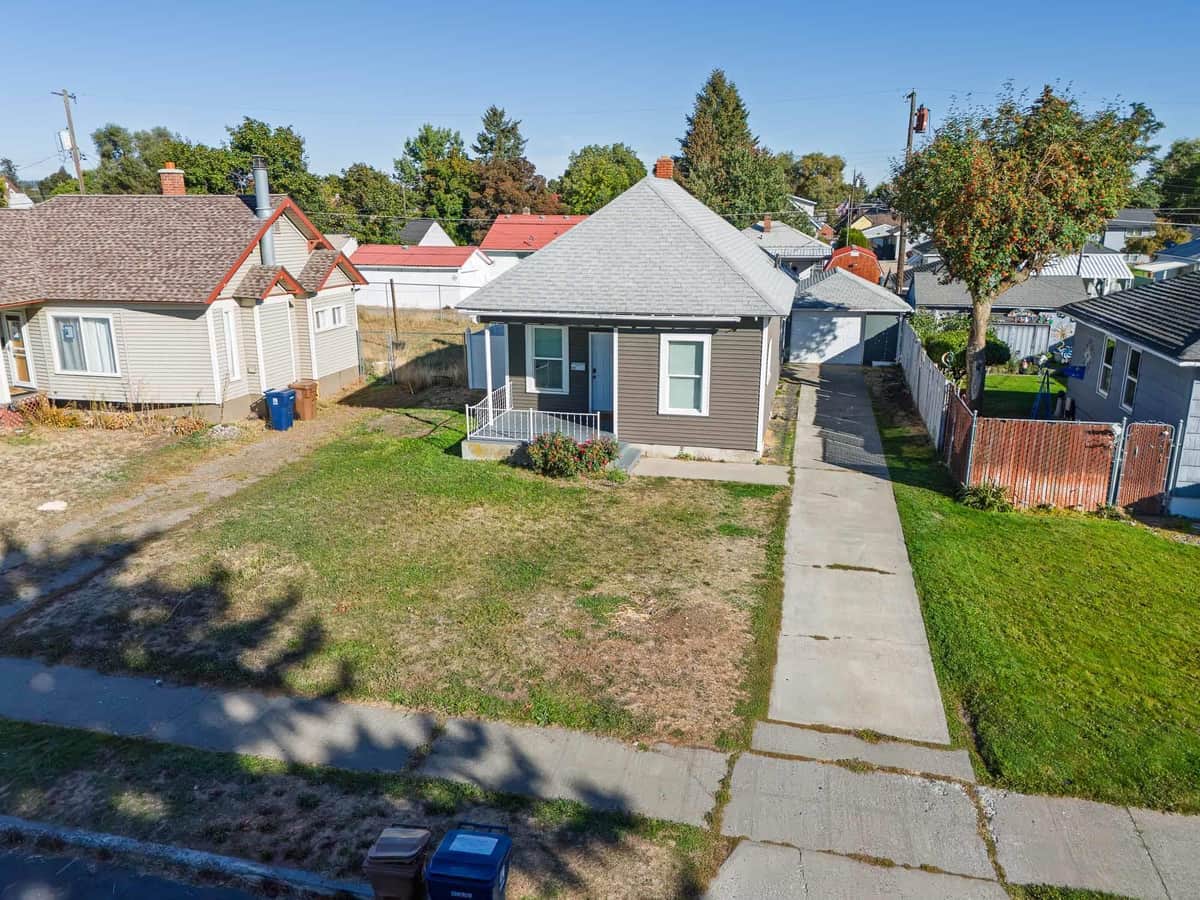 1111 E Longfellow Ave thumbnail 3