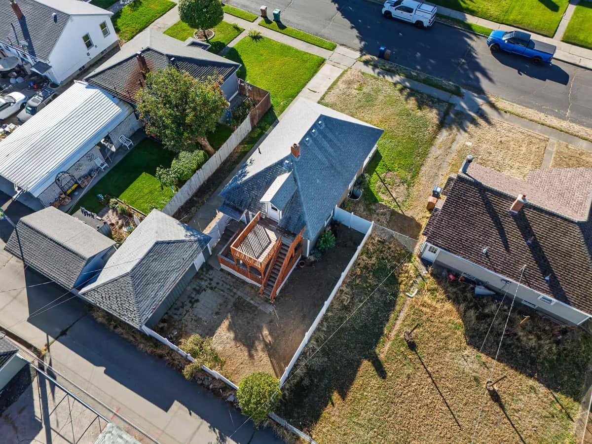 1111 E Longfellow Ave thumbnail 7