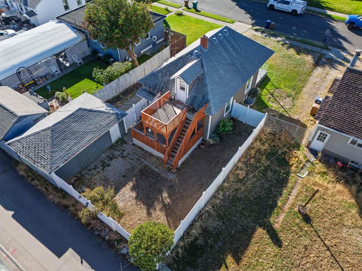 1111 E Longfellow Ave thumbnail 6