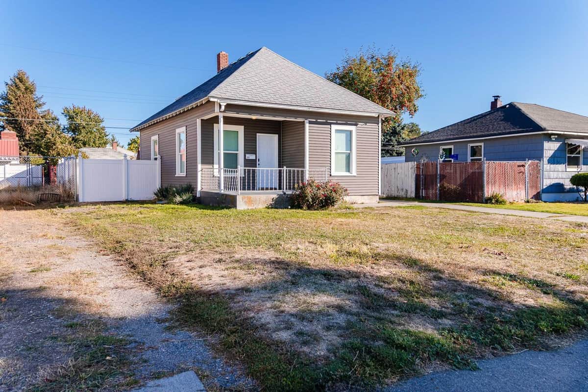 1111 E Longfellow Ave