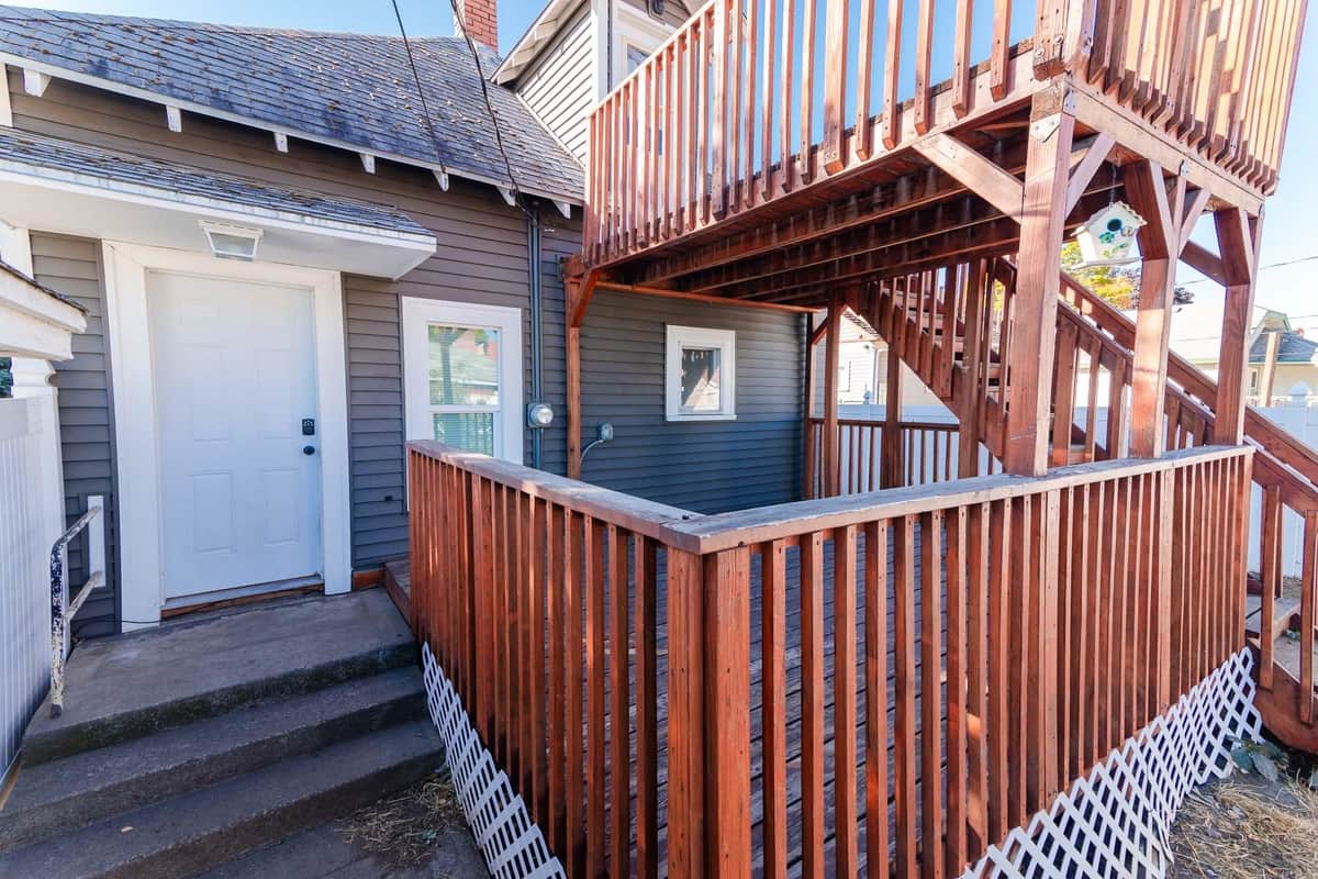 1111 E Longfellow Ave thumbnail 30