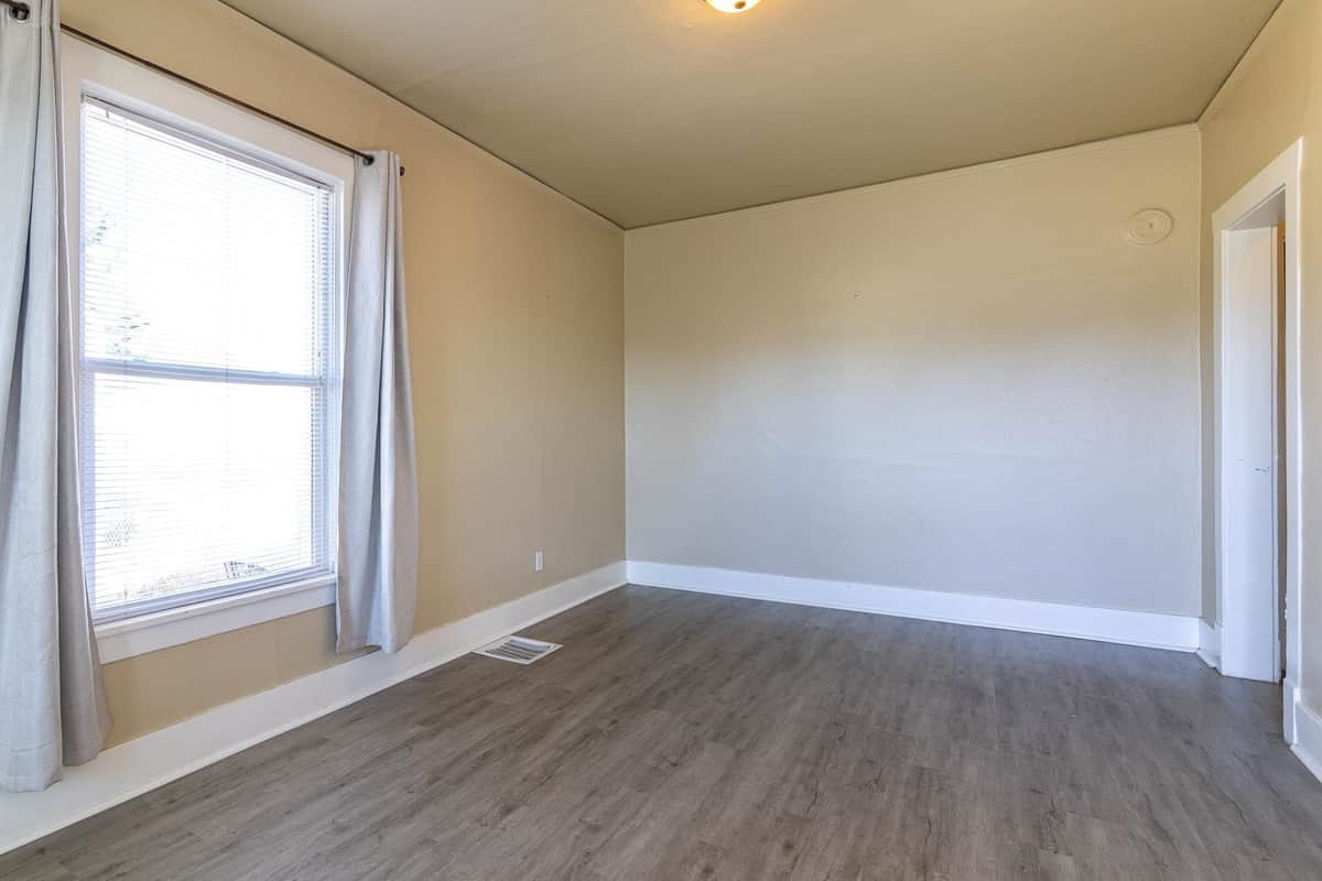 1111 E Longfellow Ave thumbnail 11