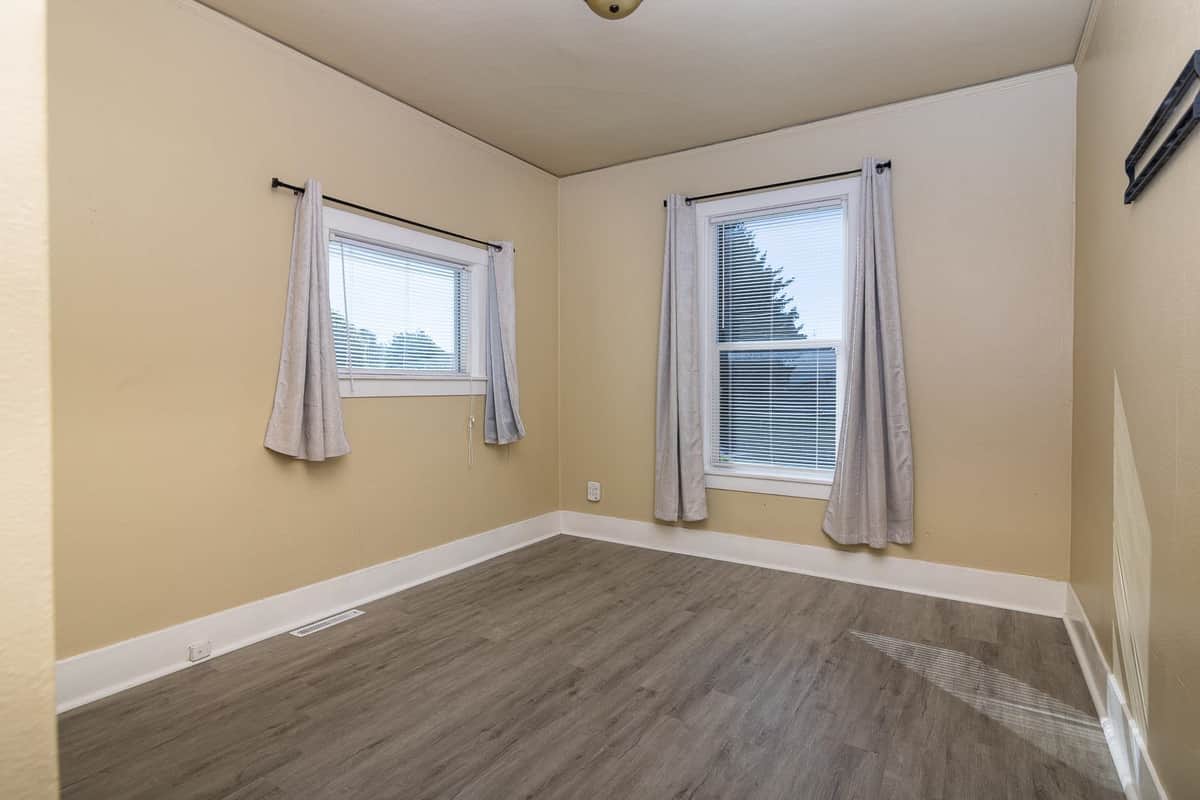 1111 E Longfellow Ave thumbnail 15