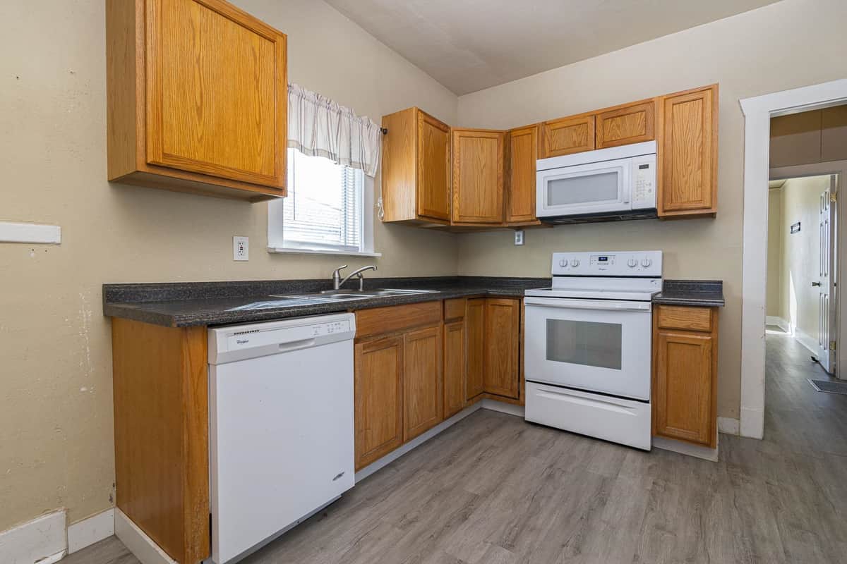 1111 E Longfellow Ave thumbnail 12