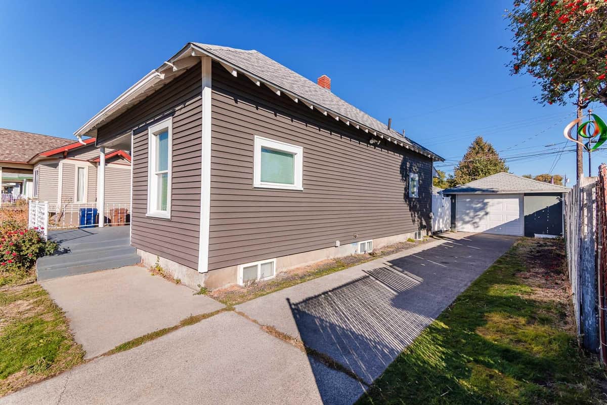1111 E Longfellow Ave thumbnail 33
