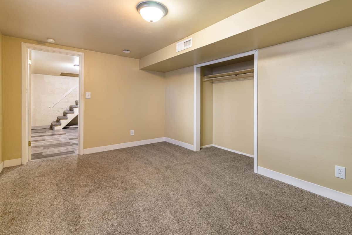1111 E Longfellow Ave thumbnail 23