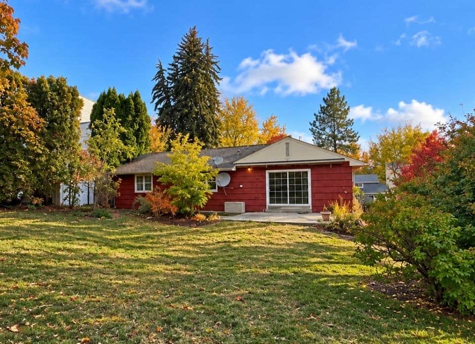 1504 E Pinecrest Rd