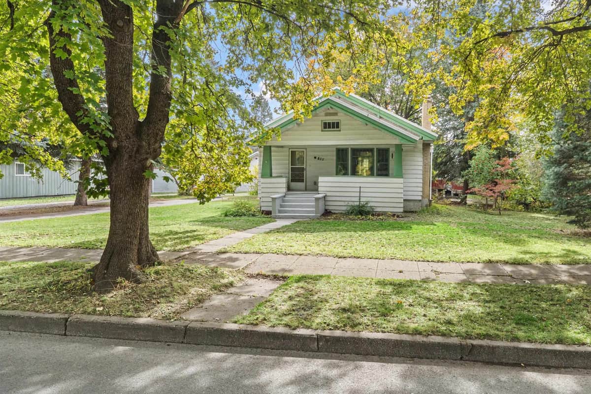 511 W clay Ave