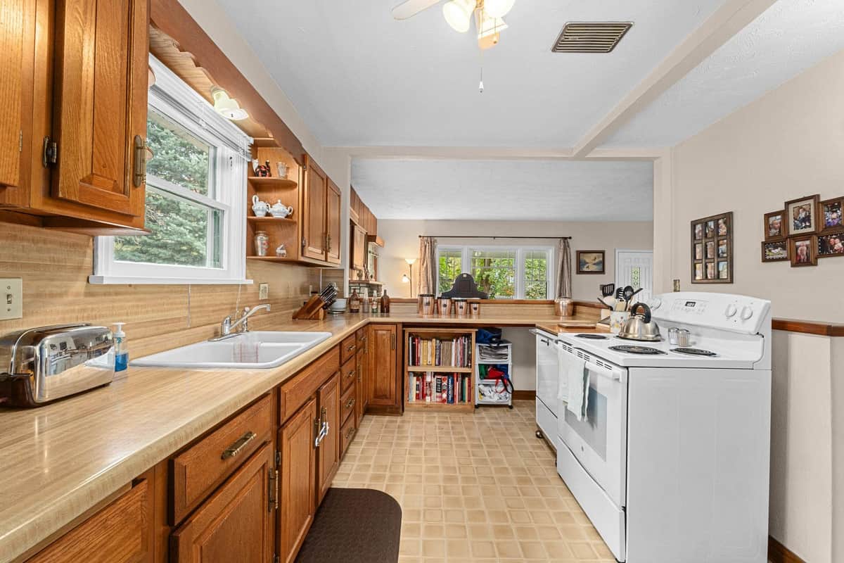 511 W clay Ave thumbnail 6