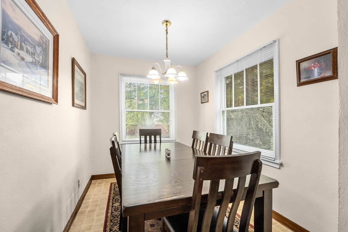 511 W clay Ave thumbnail 7