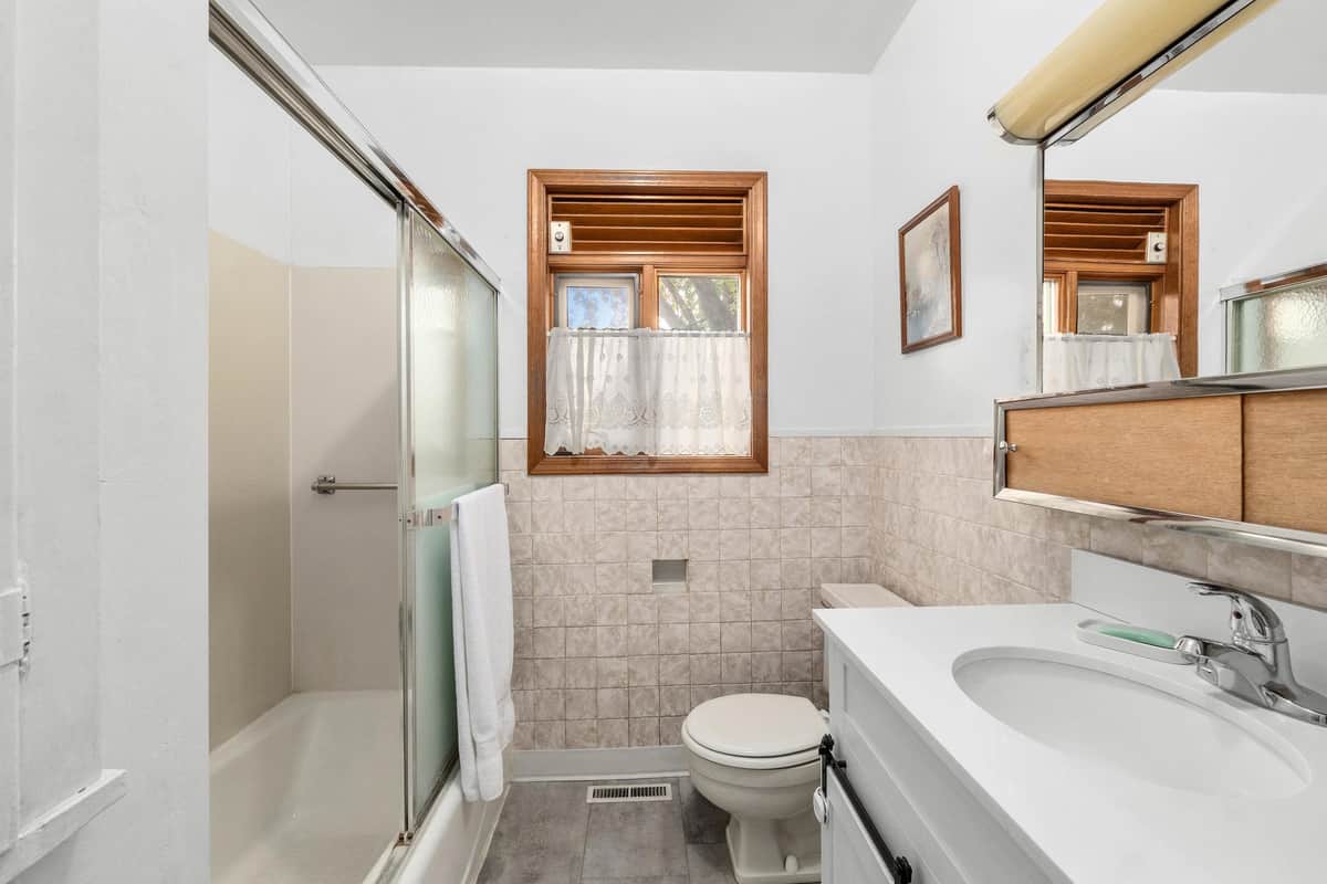 511 W clay Ave thumbnail 9