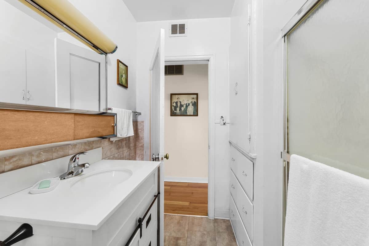 511 W clay Ave thumbnail 10