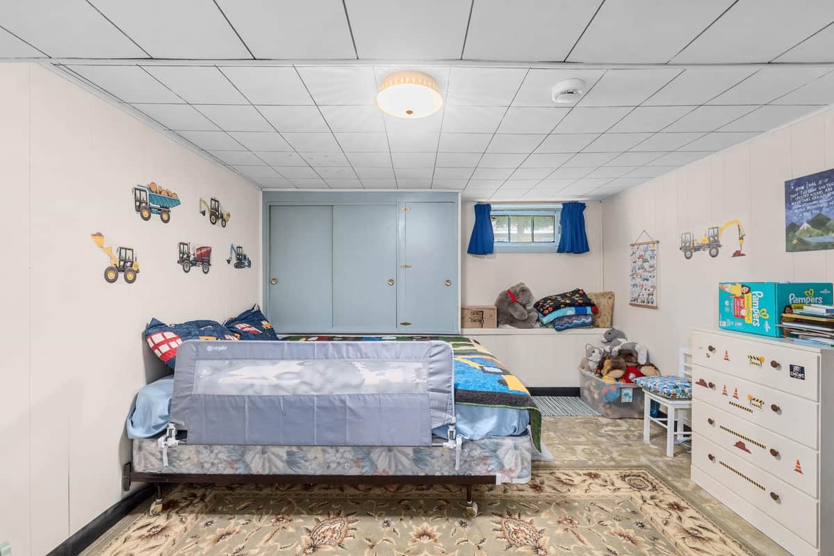 511 W clay Ave thumbnail 14