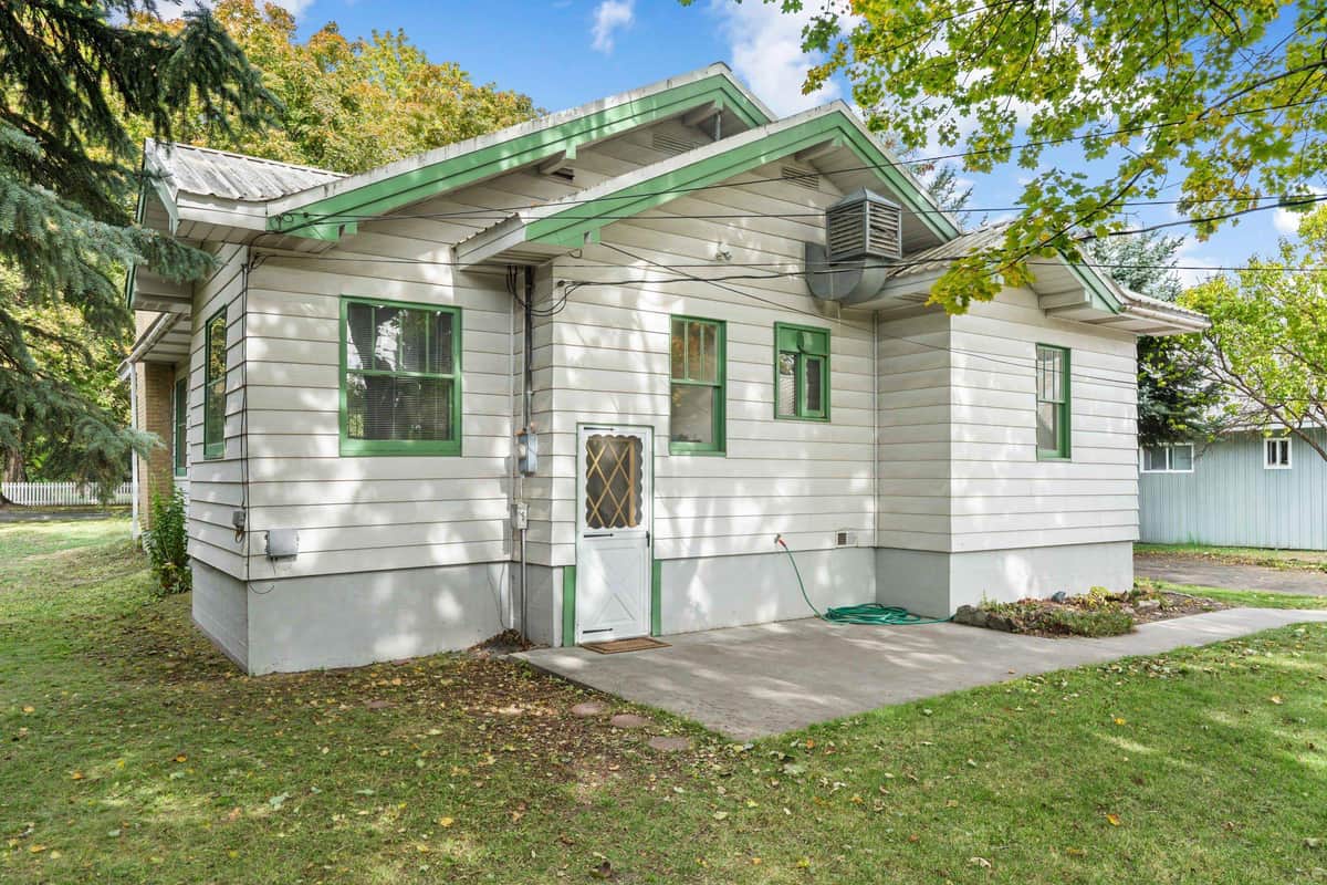 511 W clay Ave thumbnail 15