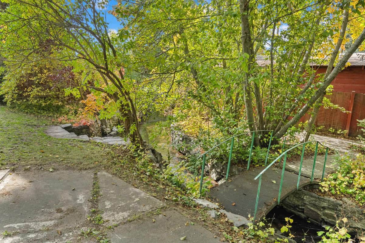511 W clay Ave thumbnail 18