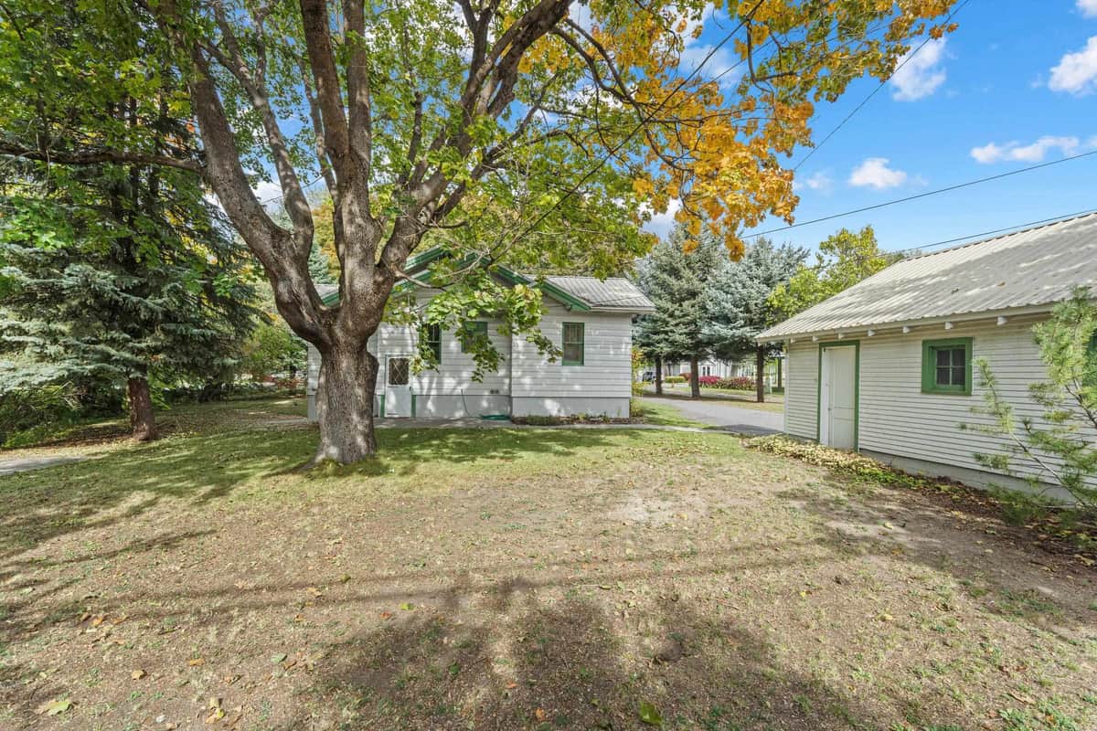 511 W clay Ave thumbnail 19