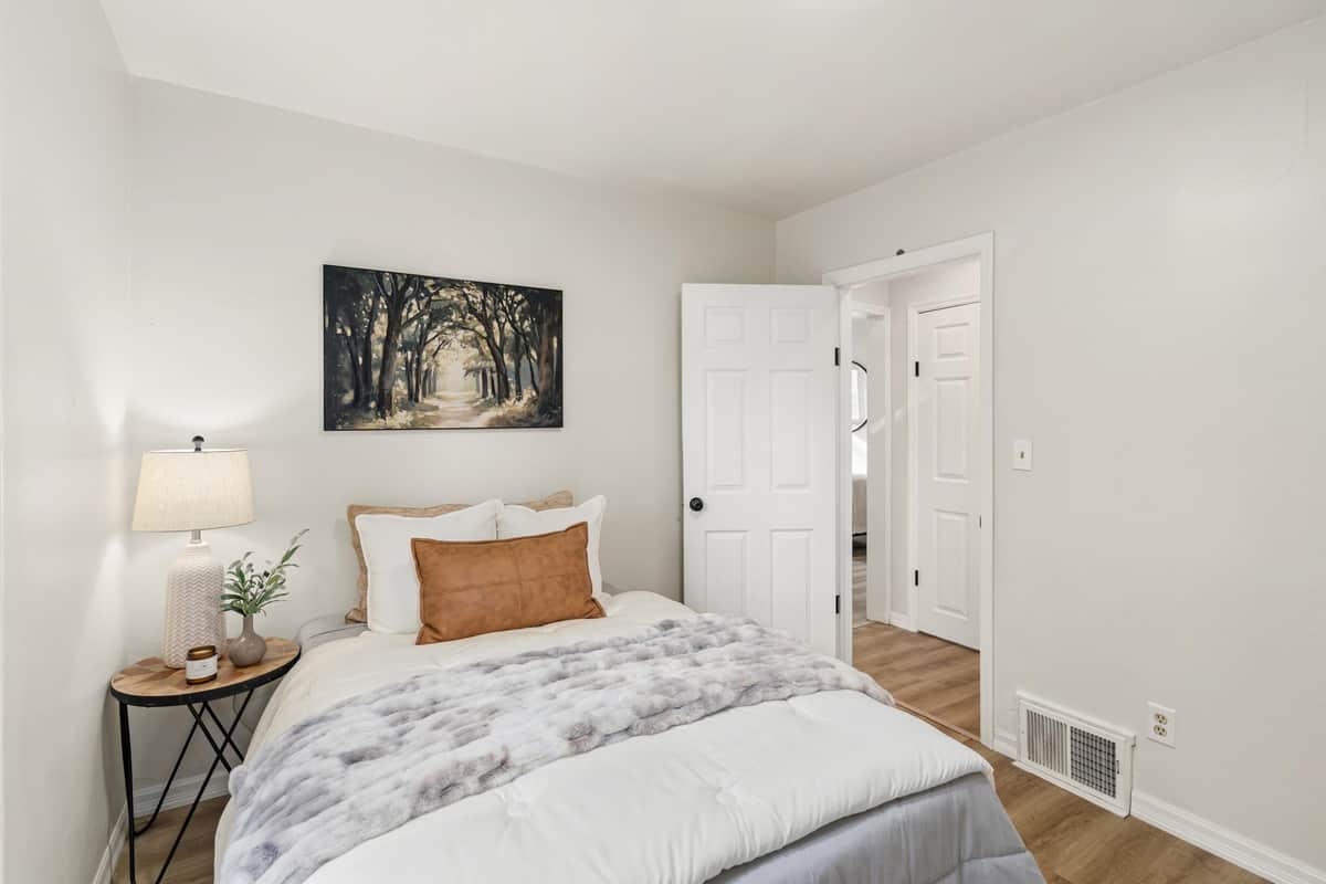 4415 E 7th Ave thumbnail 14